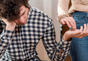 12 Signs Of An Unhealthy Relationship
