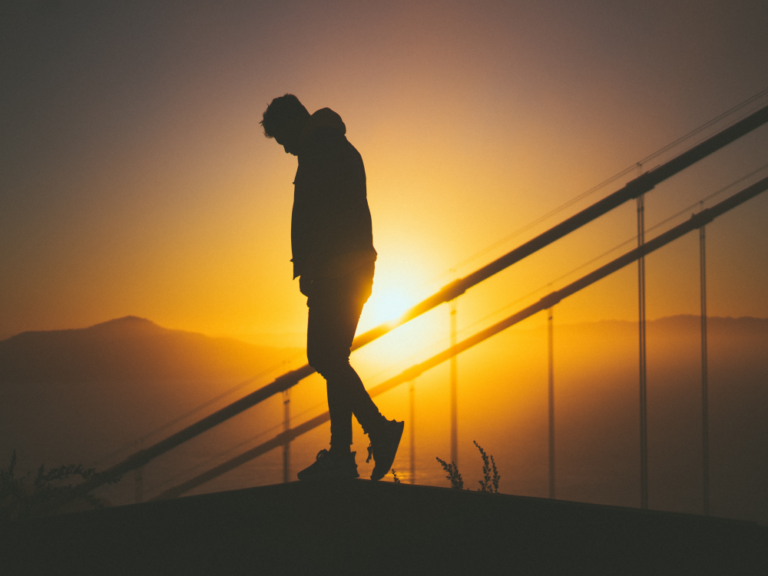 24 TIPS FOR LETTING GO OF THE PAST